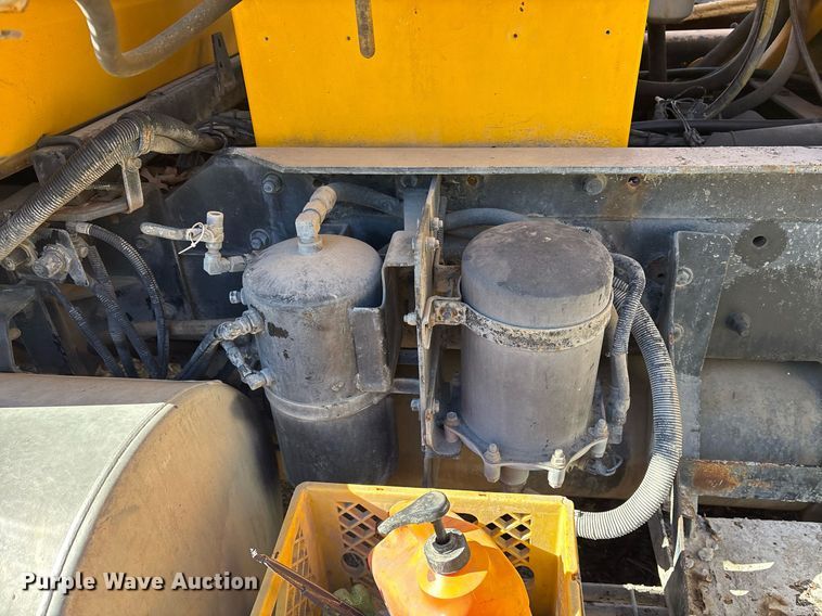 image for item OK9526 2000 Mack RD690S ready mix truck