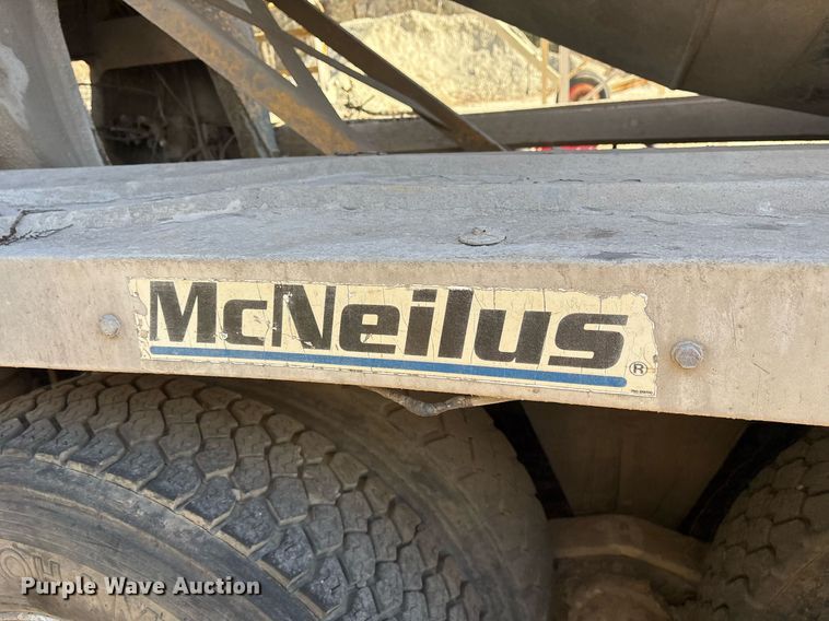 image for item OK9526 2000 Mack RD690S ready mix truck