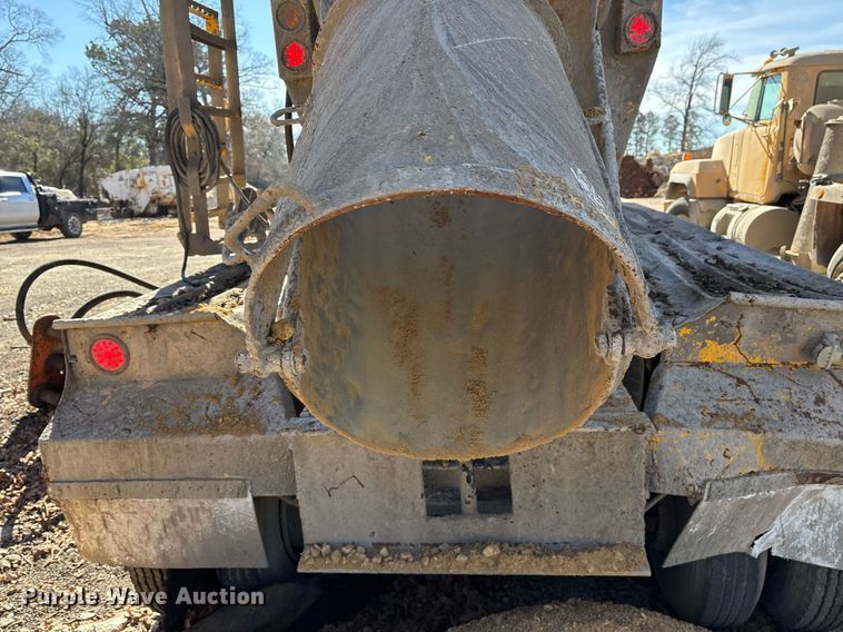 image for item OK9526 2000 Mack RD690S ready mix truck