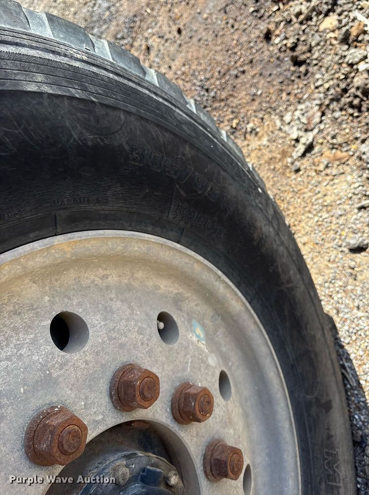 image for item OK9526 2000 Mack RD690S ready mix truck