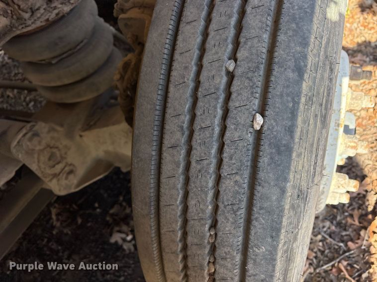 image for item OK9526 2000 Mack RD690S ready mix truck