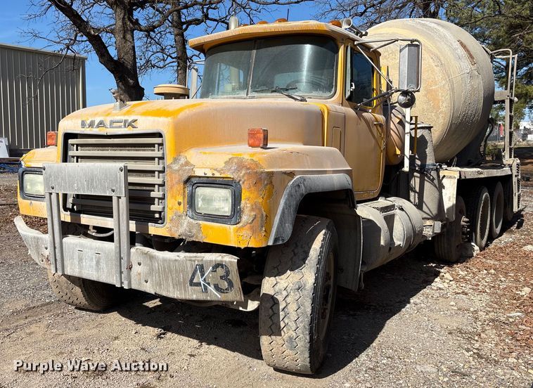 image for item OK9527 1999 Mack RD690S ready mix truck