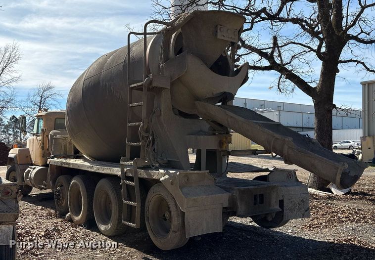 image for item OK9527 1999 Mack RD690S ready mix truck