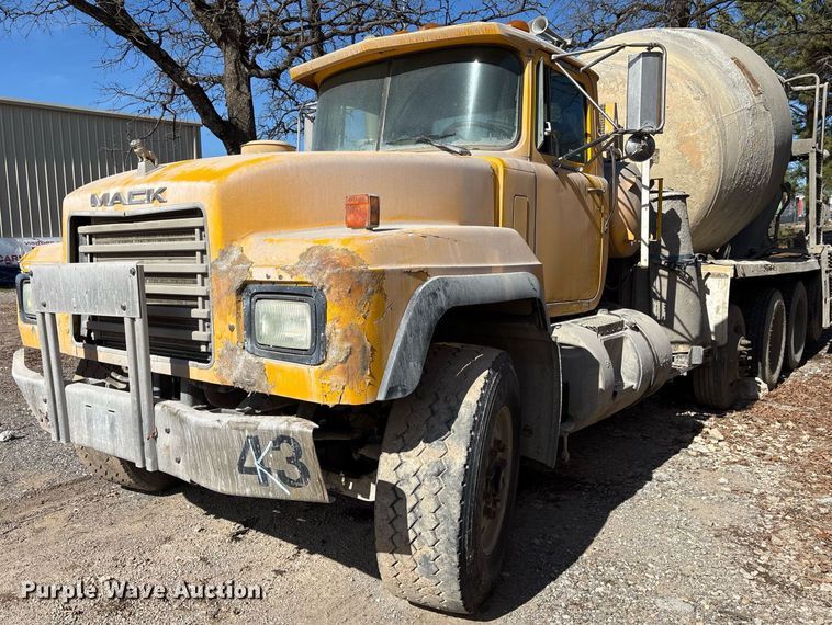 image for item OK9527 1999 Mack RD690S ready mix truck