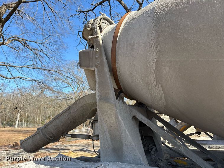 image for item OK9527 1999 Mack RD690S ready mix truck