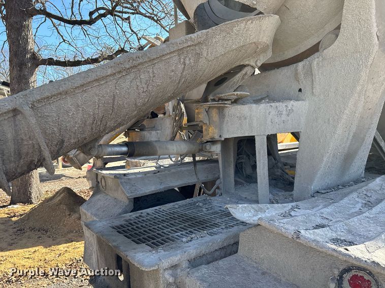 image for item OK9527 1999 Mack RD690S ready mix truck