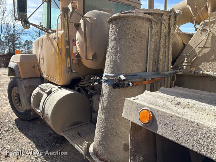 image for item OK9527 1999 Mack RD690S ready mix truck