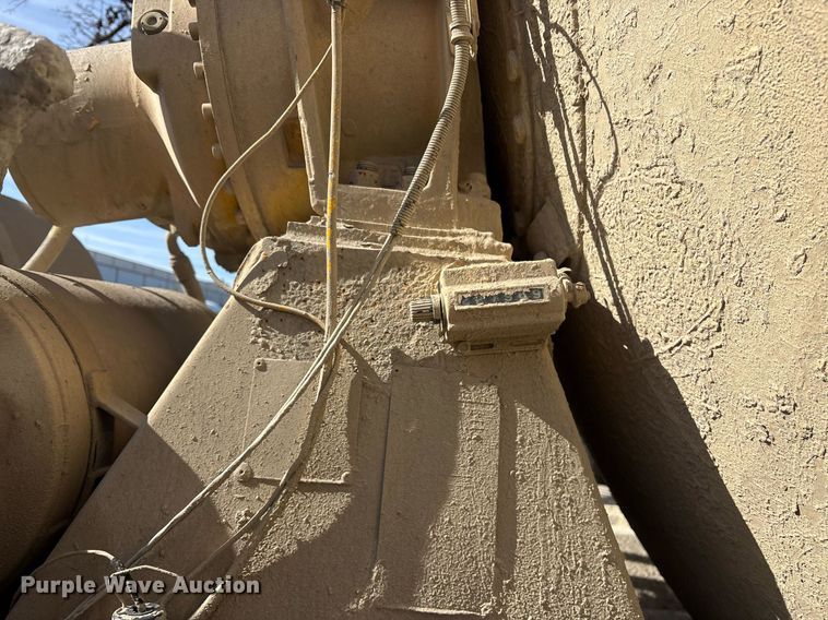 image for item OK9527 1999 Mack RD690S ready mix truck