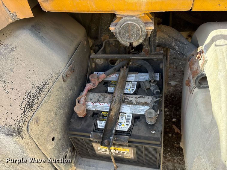 image for item OK9527 1999 Mack RD690S ready mix truck