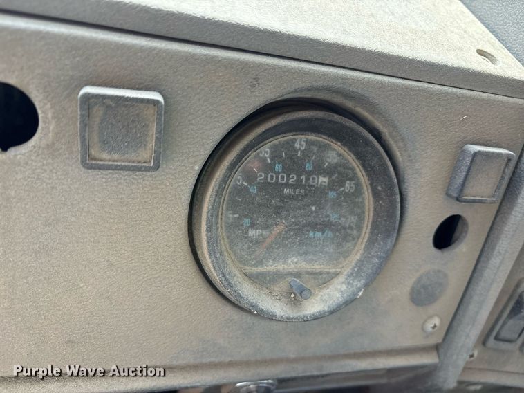 image for item OK9527 1999 Mack RD690S ready mix truck