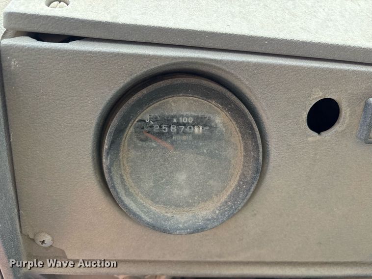 image for item OK9527 1999 Mack RD690S ready mix truck