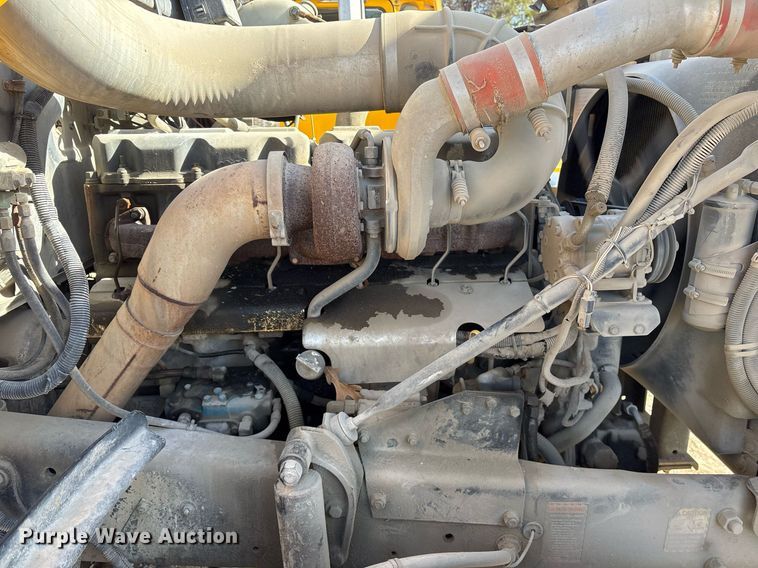 image for item OK9527 1999 Mack RD690S ready mix truck