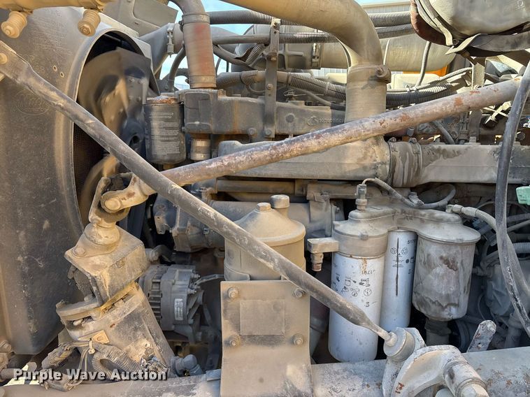 image for item OK9527 1999 Mack RD690S ready mix truck