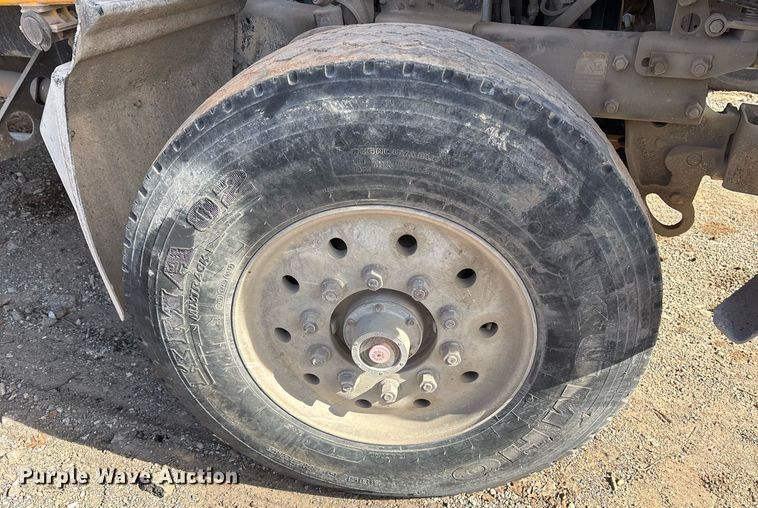 image for item OK9527 1999 Mack RD690S ready mix truck