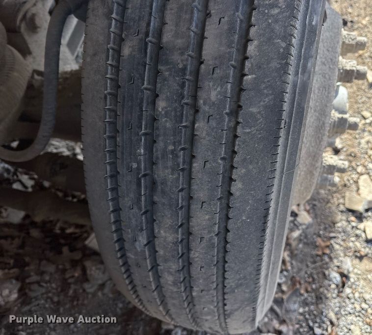 image for item OK9527 1999 Mack RD690S ready mix truck