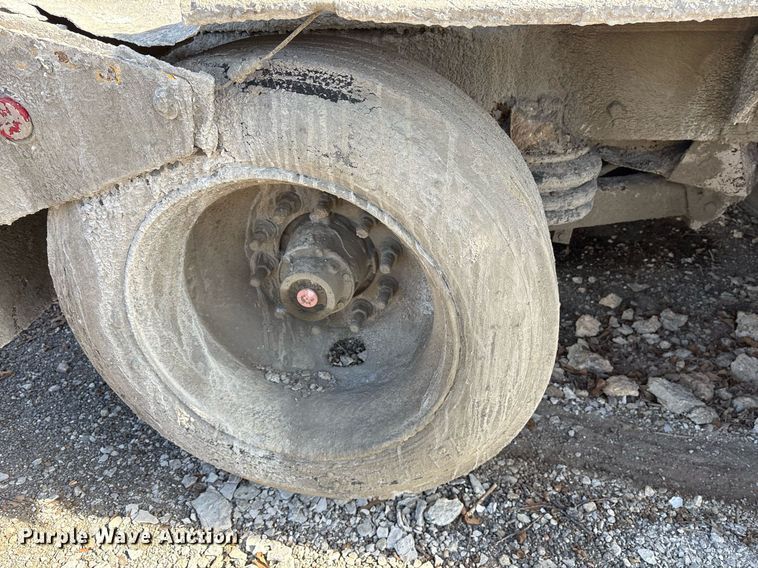 image for item OK9527 1999 Mack RD690S ready mix truck