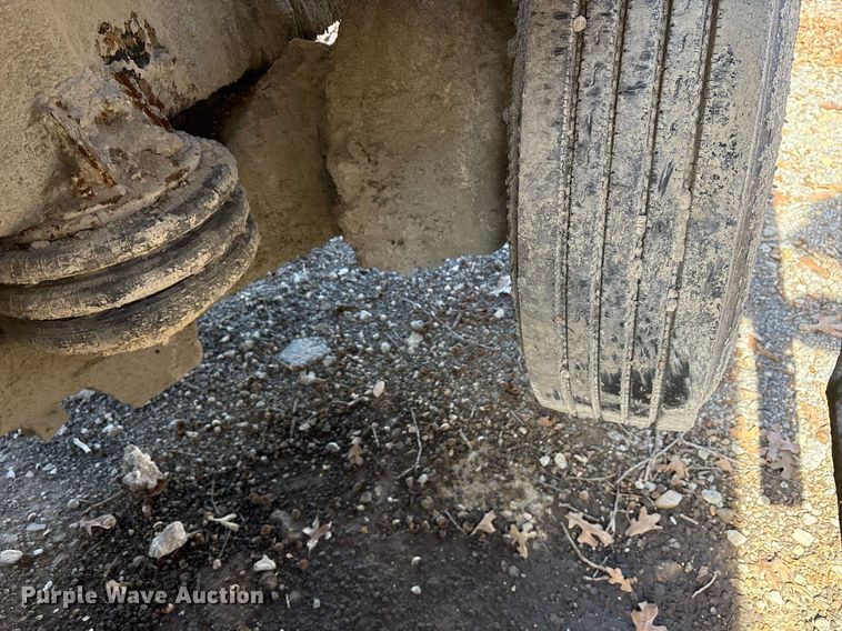 image for item OK9527 1999 Mack RD690S ready mix truck