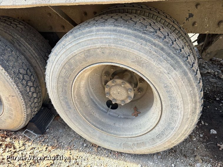 image for item OK9527 1999 Mack RD690S ready mix truck