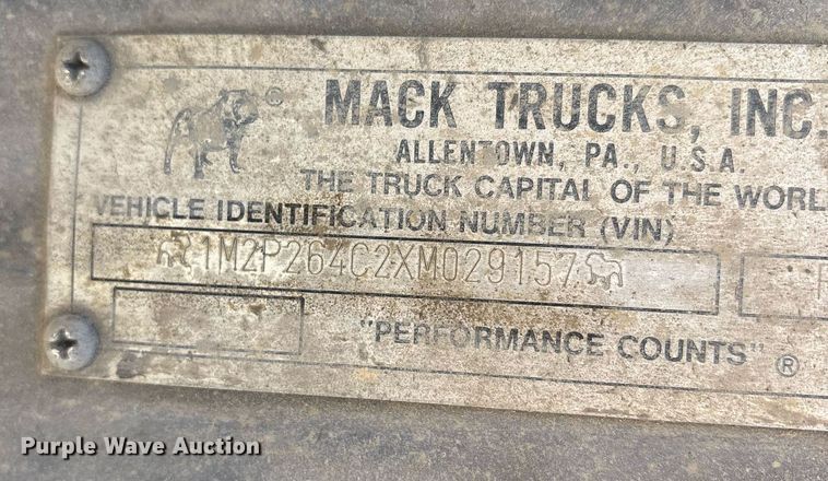 image for item OK9527 1999 Mack RD690S ready mix truck