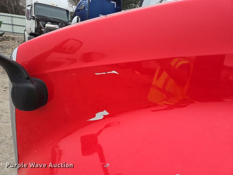 image for item YA0152 2019 Kenworth T680 semi truck