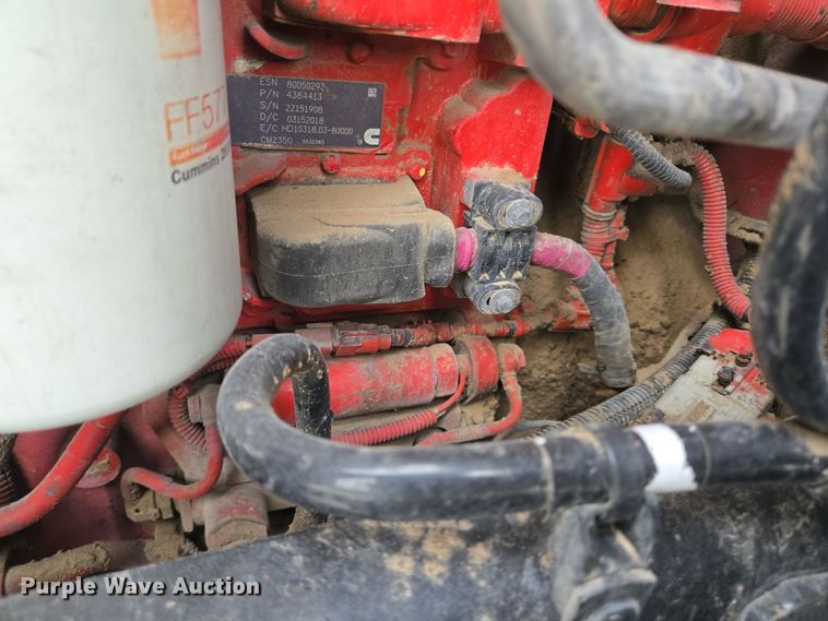 image for item YA0152 2019 Kenworth T680 semi truck