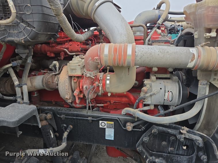 image for item YA0152 2019 Kenworth T680 semi truck