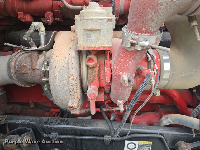 image for item YA0152 2019 Kenworth T680 semi truck