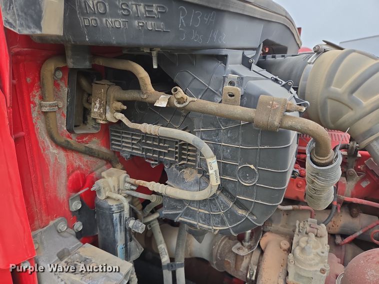 image for item YA0152 2019 Kenworth T680 semi truck