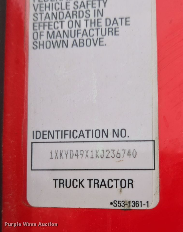 image for item YA0152 2019 Kenworth T680 semi truck