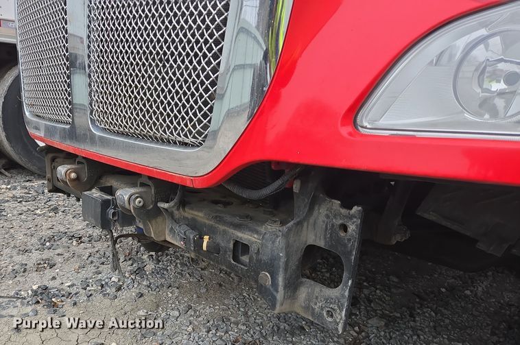 image for item YA0153 2019 Kenworth T680 semi truck