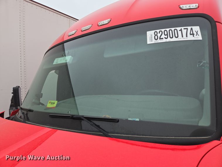 image for item YA0153 2019 Kenworth T680 semi truck