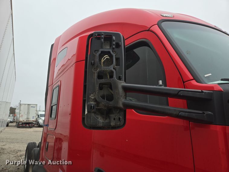 image for item YA0153 2019 Kenworth T680 semi truck