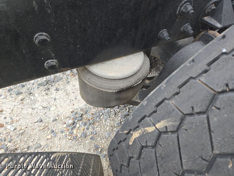 image for item YA0153 2019 Kenworth T680 semi truck