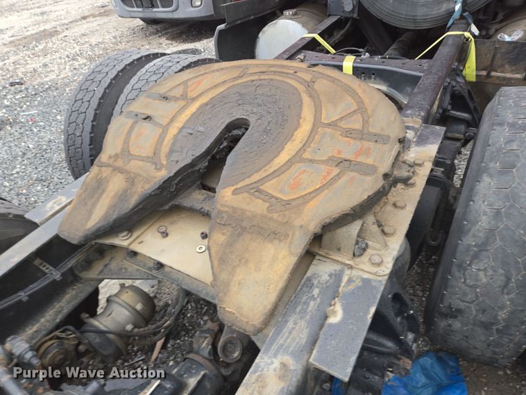 image for item YA0153 2019 Kenworth T680 semi truck