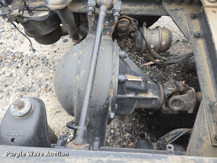 image for item YA0153 2019 Kenworth T680 semi truck