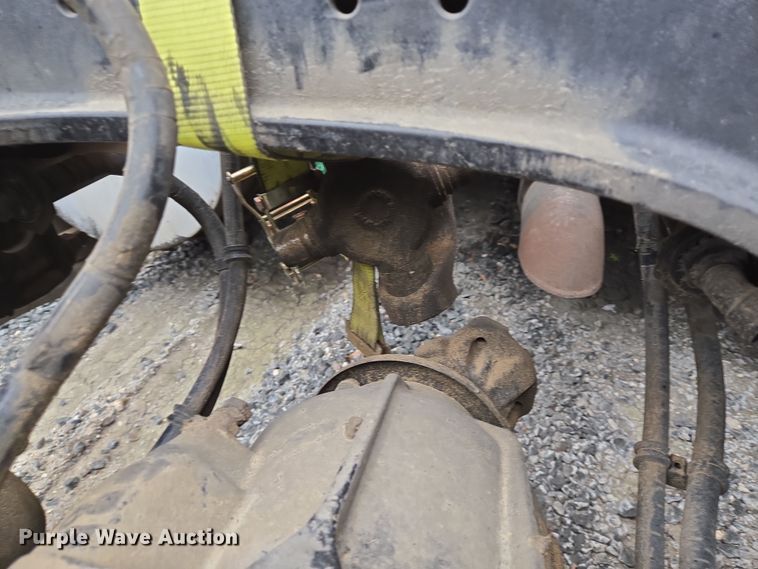 image for item YA0153 2019 Kenworth T680 semi truck