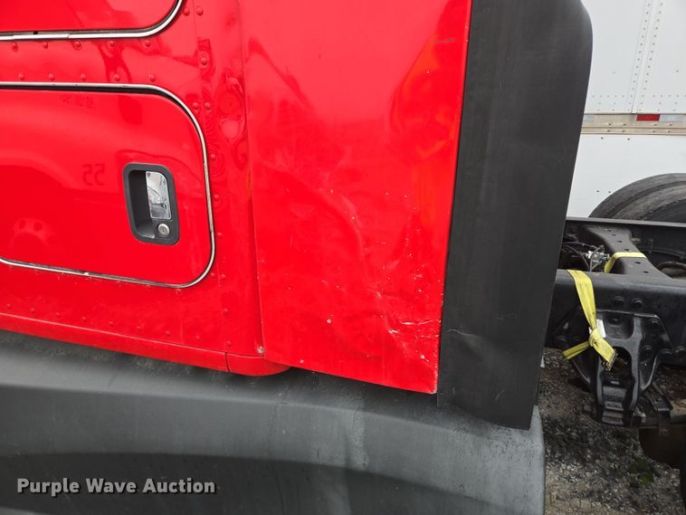 image for item YA0153 2019 Kenworth T680 semi truck