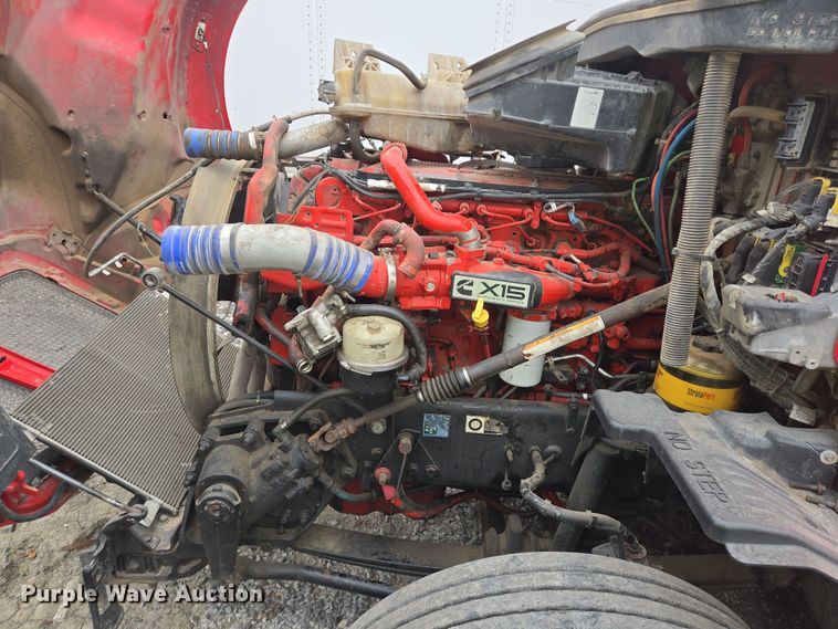 image for item YA0153 2019 Kenworth T680 semi truck