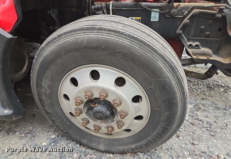 image for item YA0153 2019 Kenworth T680 semi truck