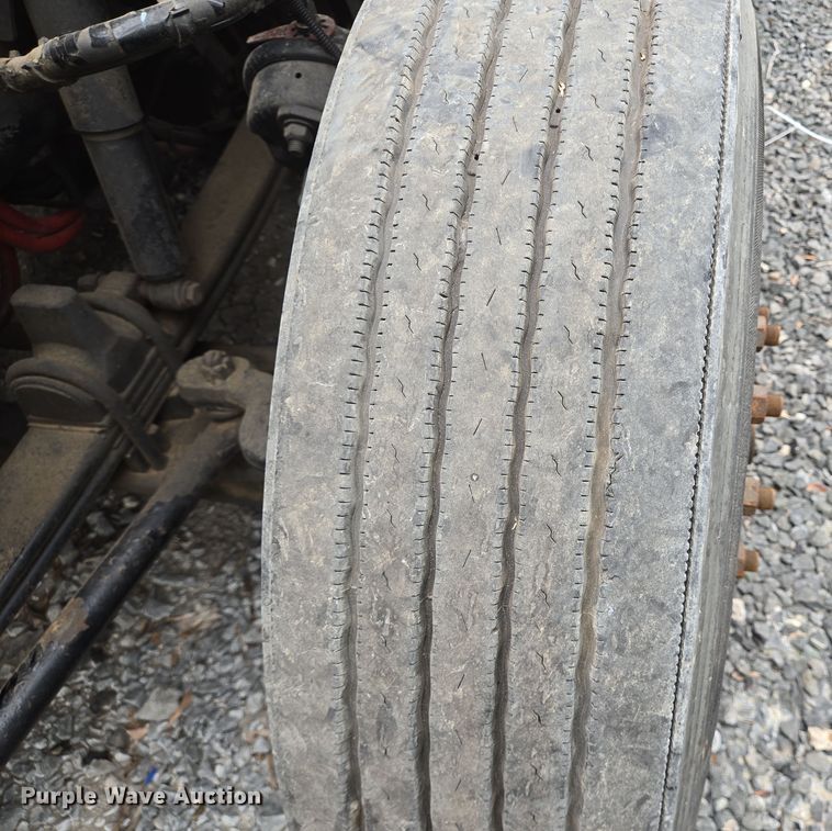 image for item YA0153 2019 Kenworth T680 semi truck