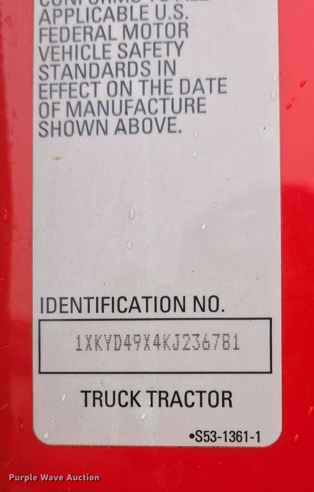 image for item YA0153 2019 Kenworth T680 semi truck