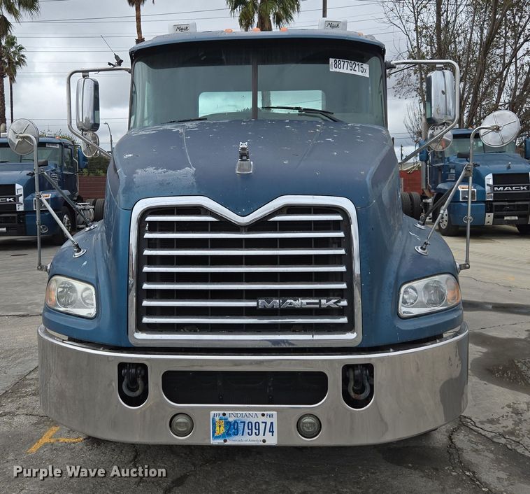 image for item YA0294 2011 Mack CXU613 semi truck