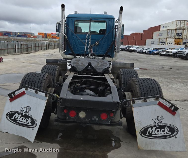 image for item YA0294 2011 Mack CXU613 semi truck