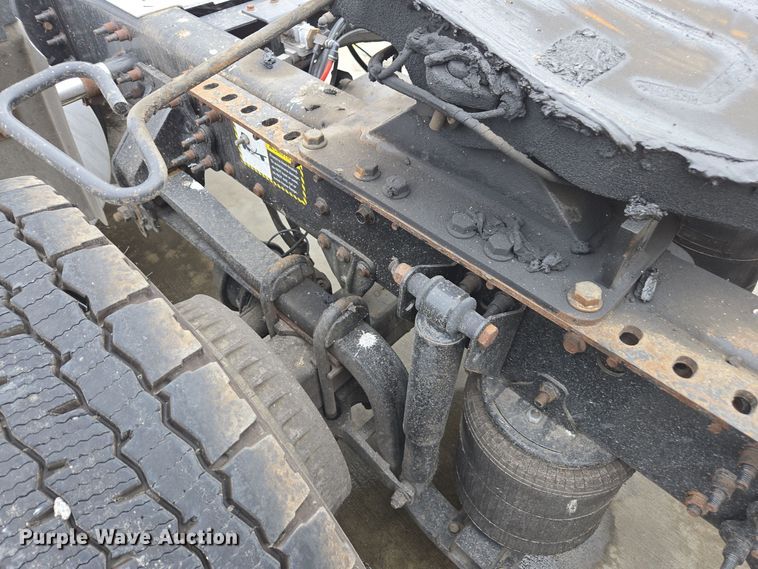 image for item YA0294 2011 Mack CXU613 semi truck