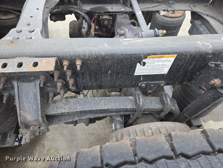 image for item YA0294 2011 Mack CXU613 semi truck