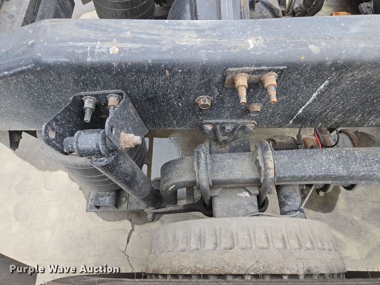 image for item YA0294 2011 Mack CXU613 semi truck