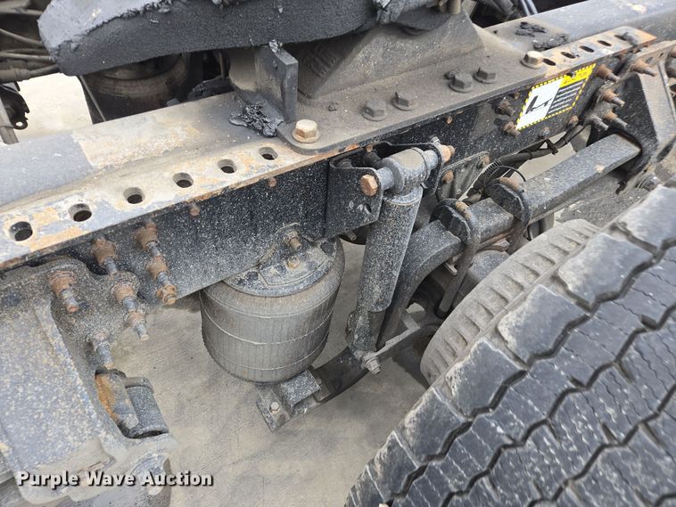 image for item YA0294 2011 Mack CXU613 semi truck