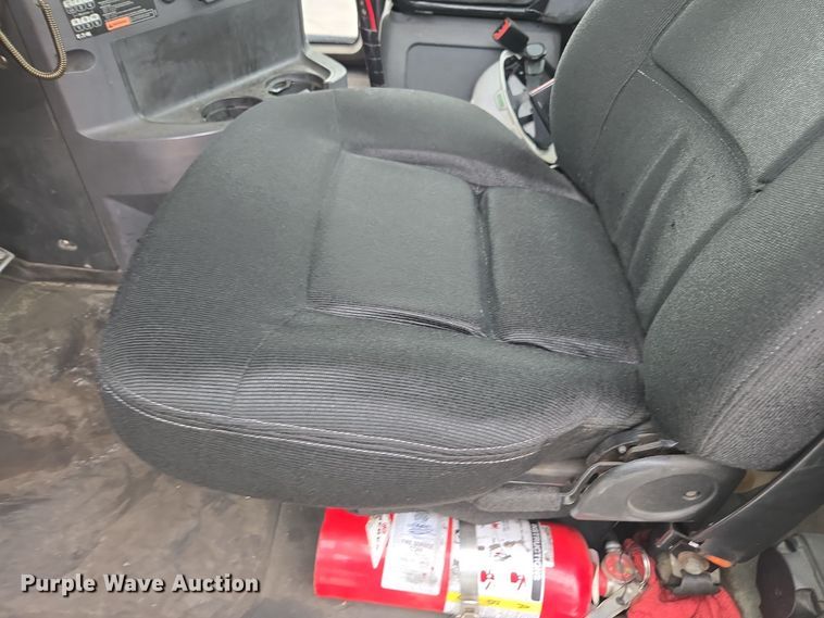 image for item YA0294 2011 Mack CXU613 semi truck