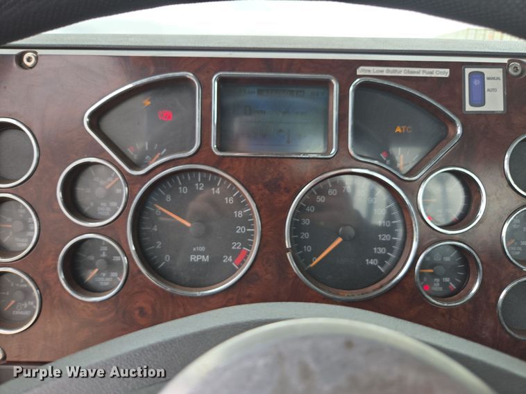 image for item YA0294 2011 Mack CXU613 semi truck