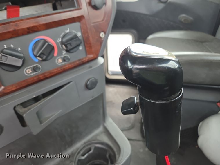 image for item YA0294 2011 Mack CXU613 semi truck